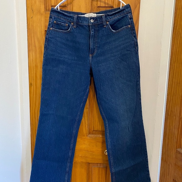 Abercrombie & Fitch Curve Love Low Rise Baggy Jeans - Size 29 / 8 Dark Wash - Picture 1 of 6